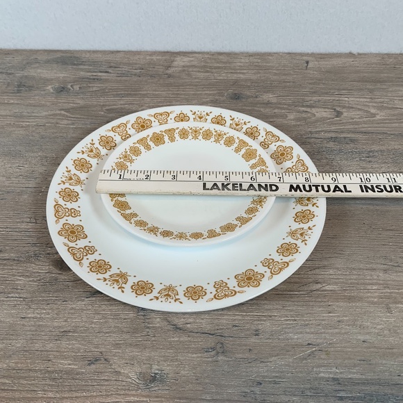 Corelle Golden Butterfly 7 piece dinnerware set. Plates, Bowls cup and saucer - Picture 7 of 9